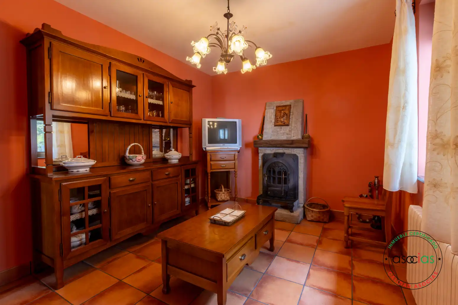 Sala d'estar de Casa o xalet en venda en Tineo amb Calefacció