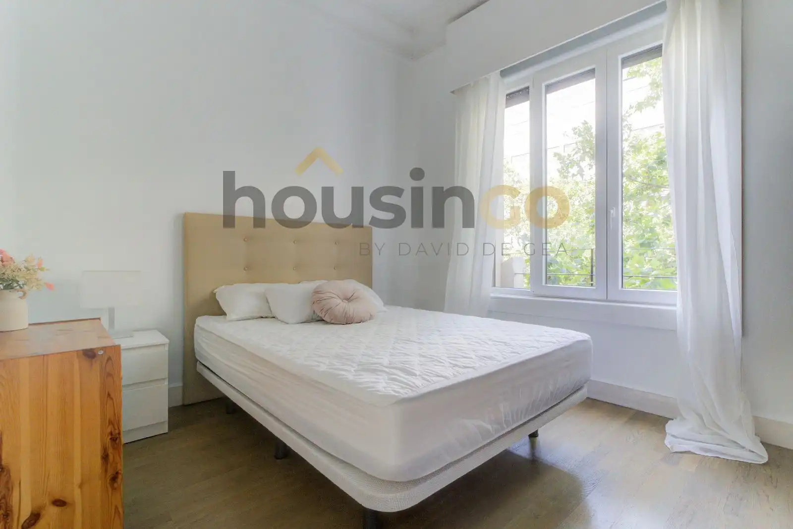 Bedroom of Flat for rent in Madrid  with Air Conditioner, Heating and Furnished