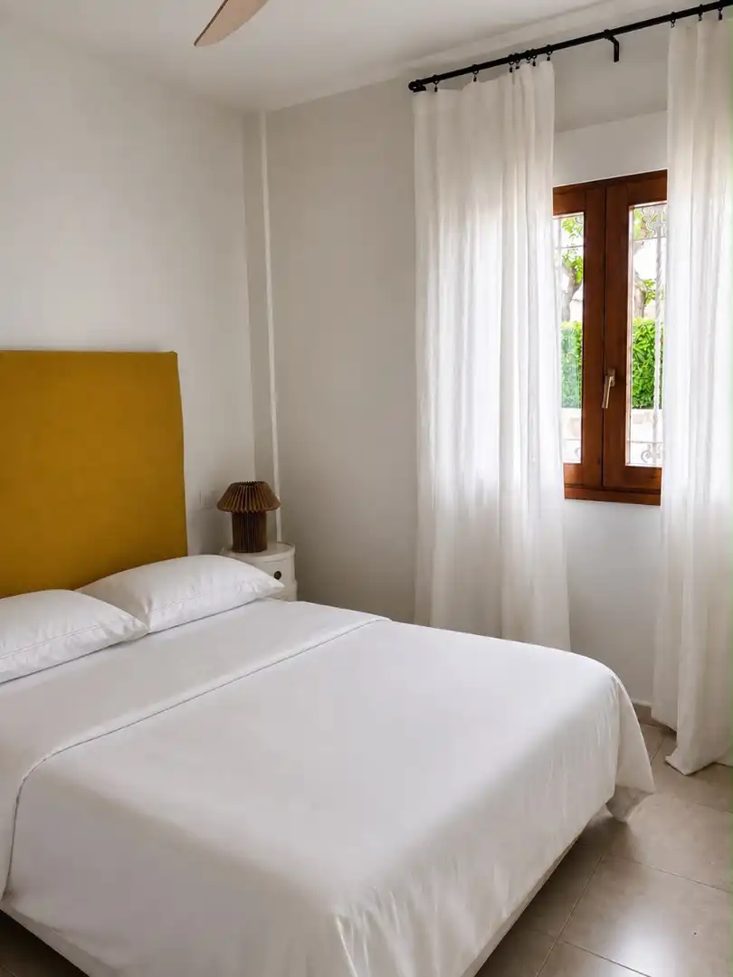 Dormitori de Apartament de lloguer en Dénia amb Aire condicionat, Calefacció i Piscina