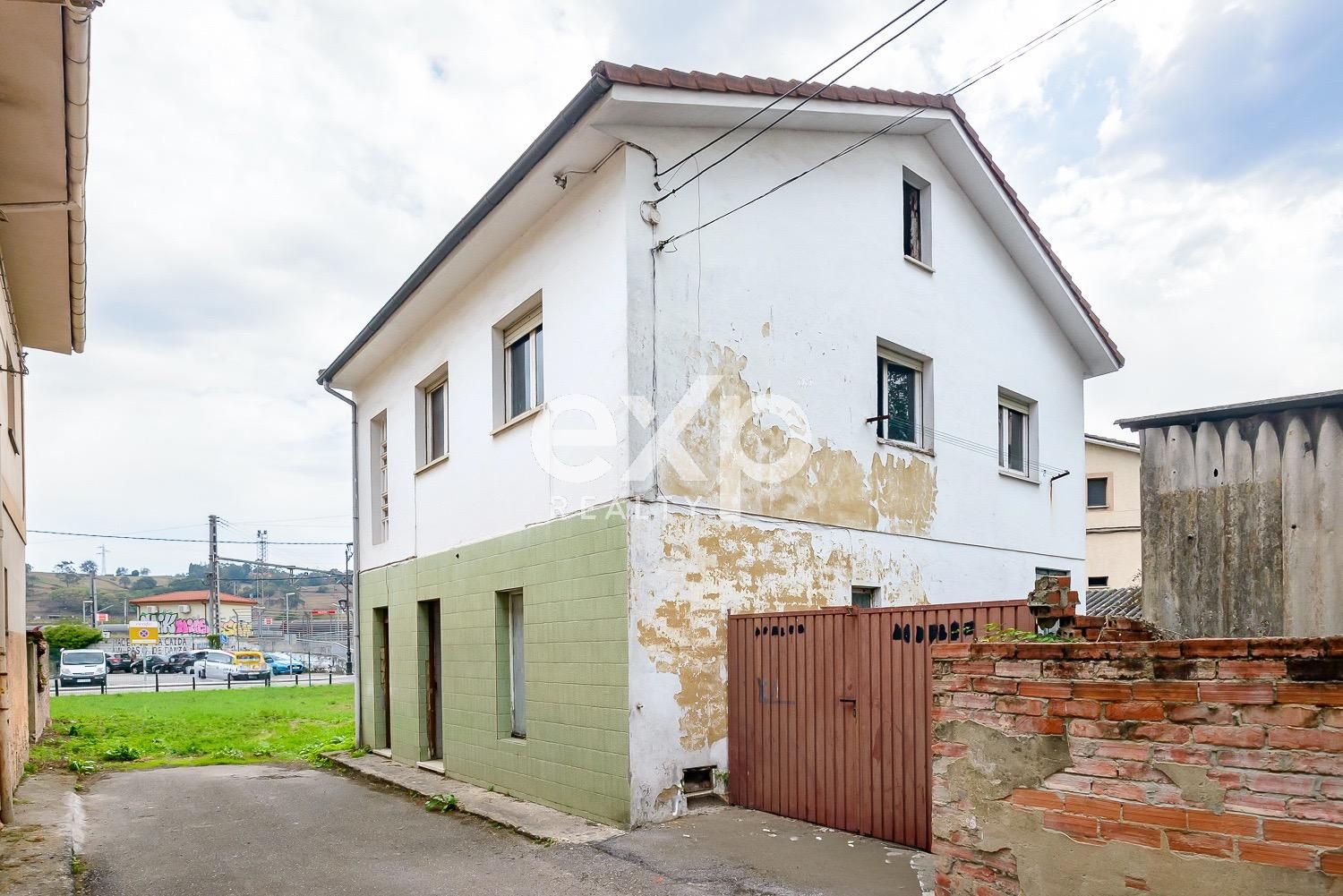 Exterior view of House or chalet for sale in Llanera  with Heating