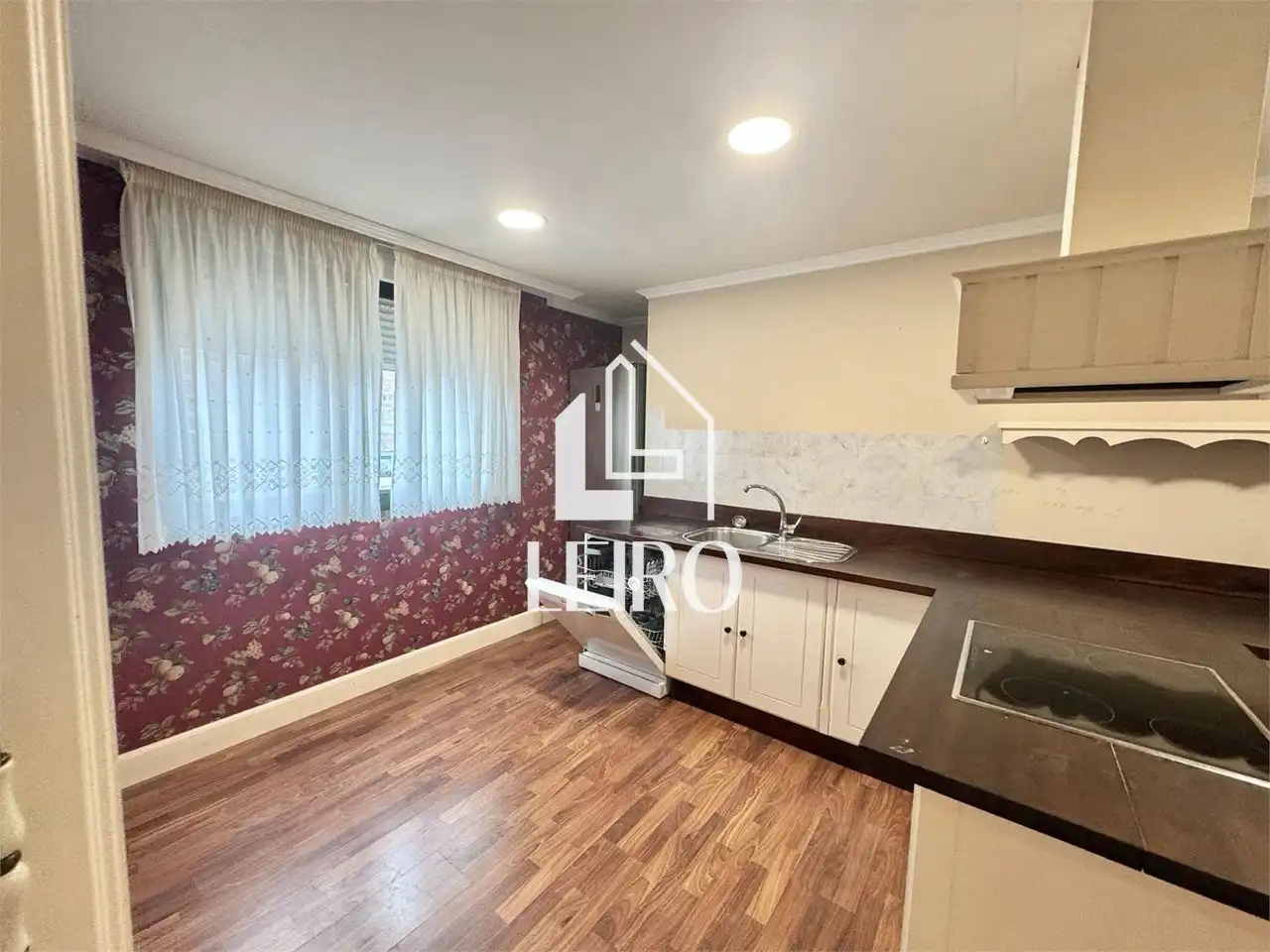 Cocina de Piso en venta en Vilagarcía de Arousa con Calefacción, Parquet y Trastero