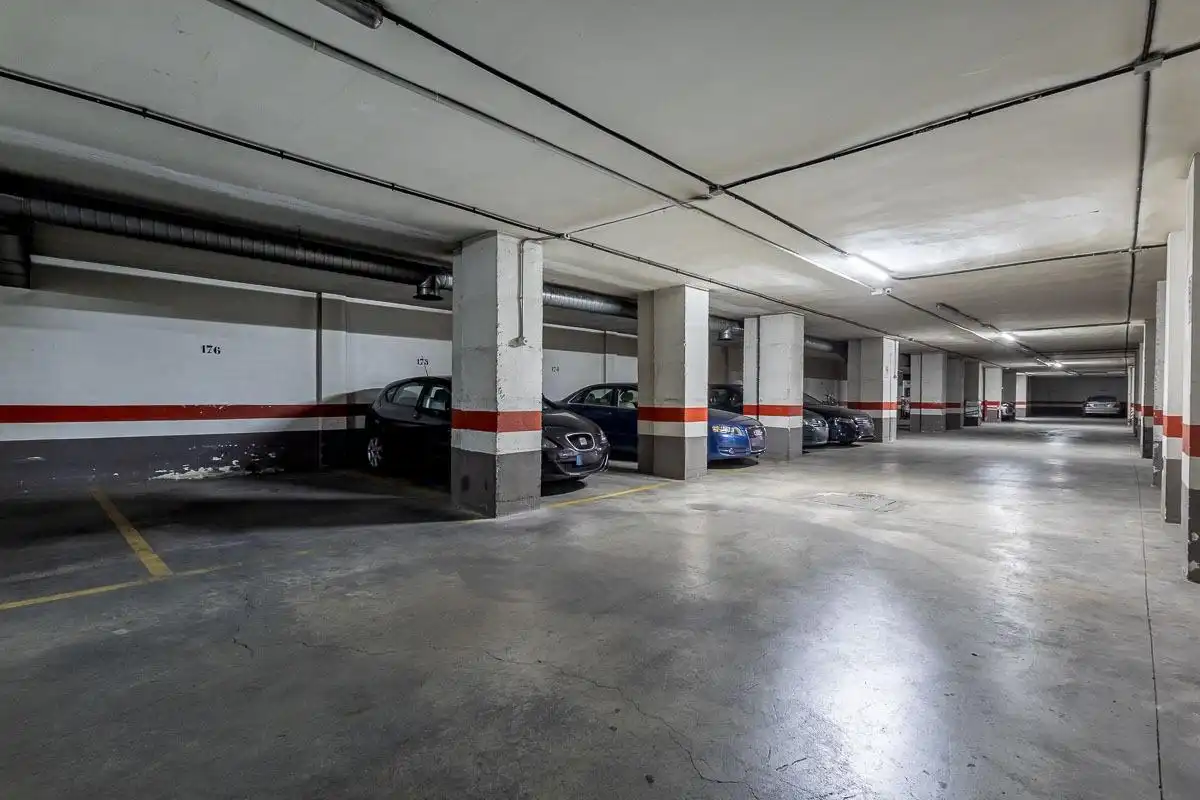 Parking of Flat for rent in Granada  with Balcony and Community pool