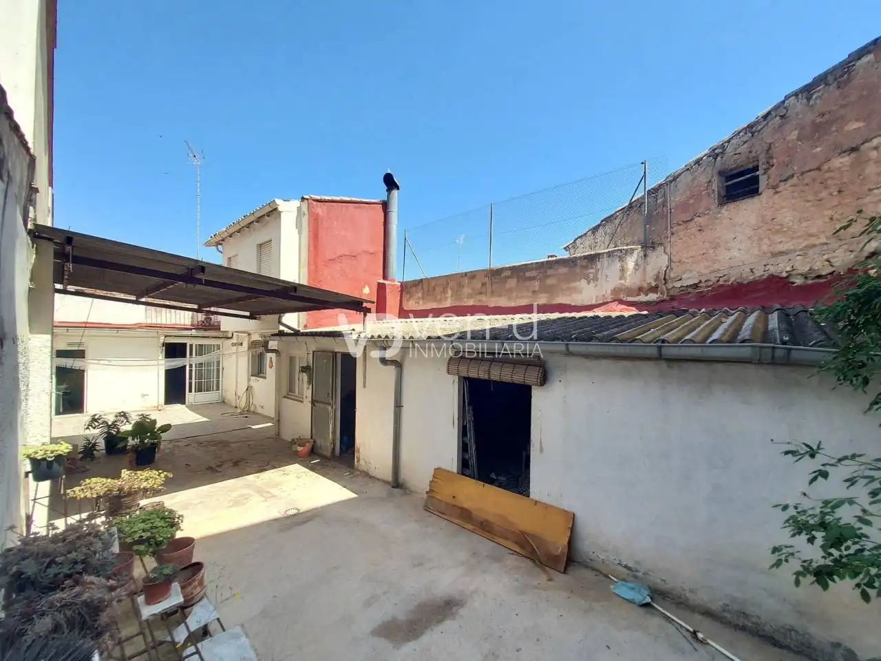 Vista exterior de Casa o xalet en venda en Enguera amb Calefacció, Jardí privat i Terrassa