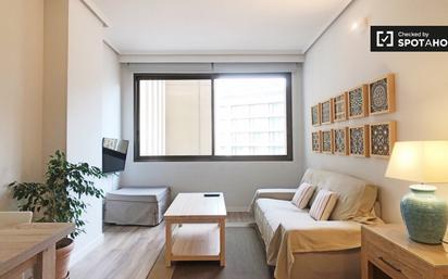 Living room of Flat to rent in  Madrid Capital  with Air Conditioner and Balcony