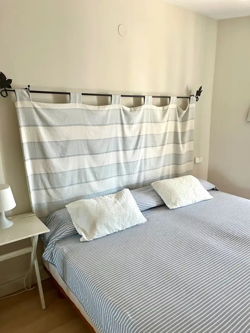 Habitación de Piso de alquiler en Marbella con Aire acondicionado, Calefacción y Parquet