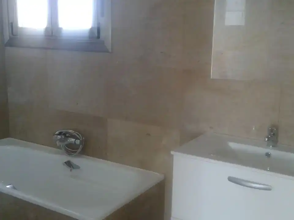 Bany de Casa o xalet en venda en Gijón  amb Jardí privat i Traster
