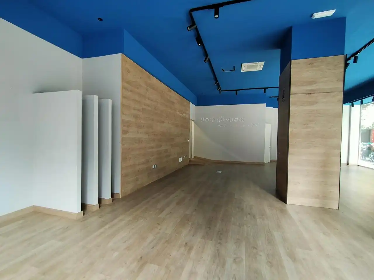 Local comercial de lloguer a Calle Tomás Bretón, imagen 15