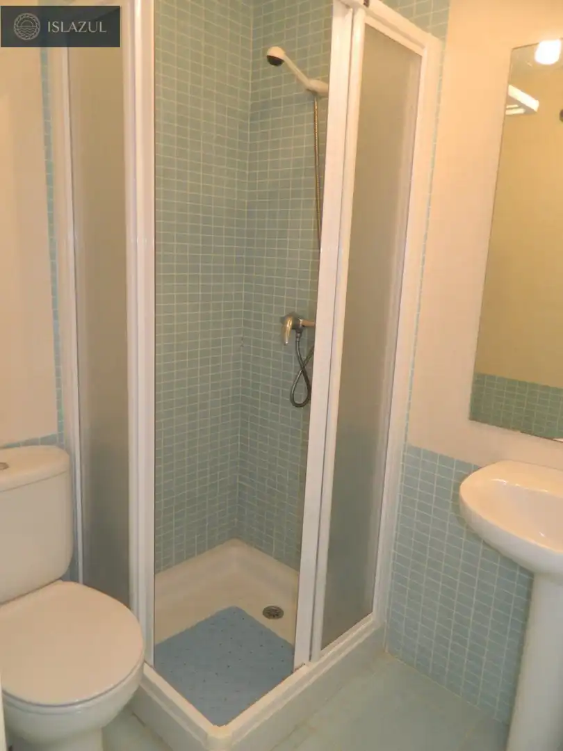 Baño de Dúplex de alquiler en Isla Cristina con Terraza, Balcón y Piscina comunitaria
