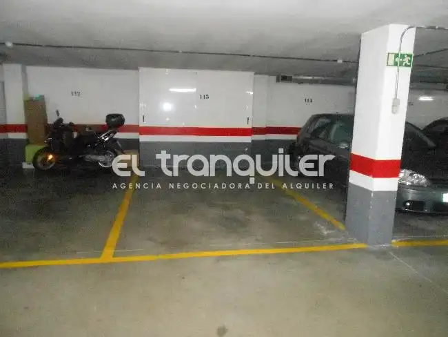 Aparcament de Pis de lloguer en Pozuelo de Alarcón amb Aire condicionat, Parquet i Terrassa