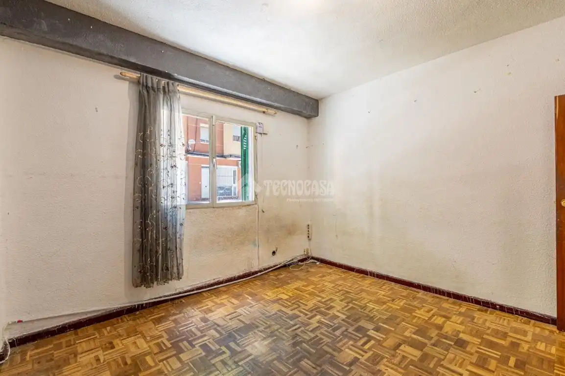 Habitación de Piso en venta en Madrid con Calefacción y Trastero