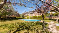 Jardí de Casa adosada en venda en Sant Cugat del Vallès amb Aire condicionat, Terrassa i Piscina