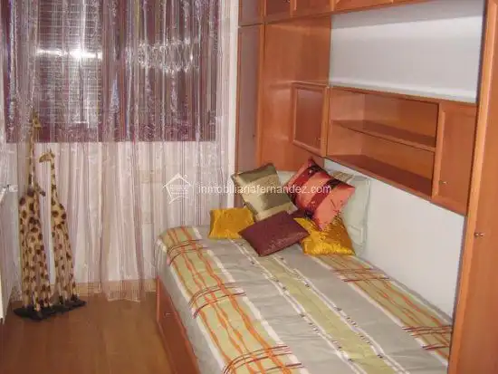 Habitación de Apartamento de alquiler en Cáceres con Calefacción y Amueblado