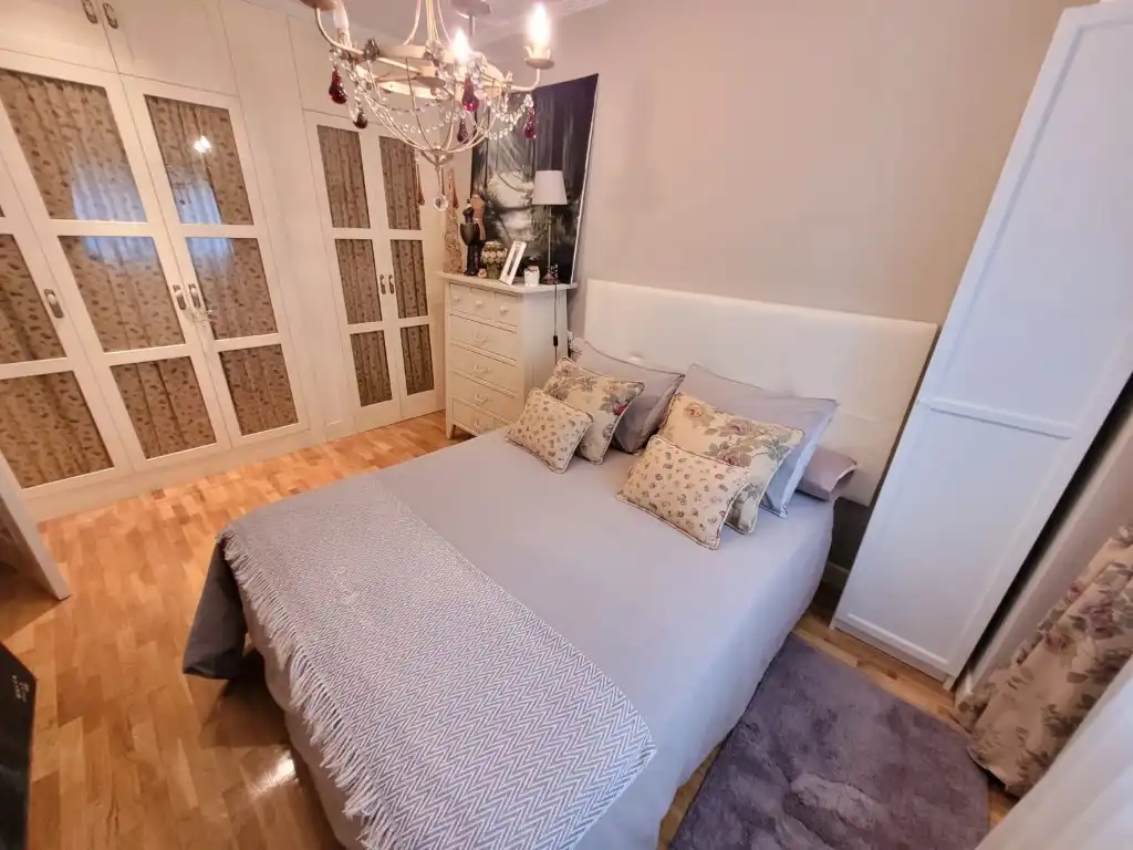 Habitación de Piso en venta en Avilés con Amueblado