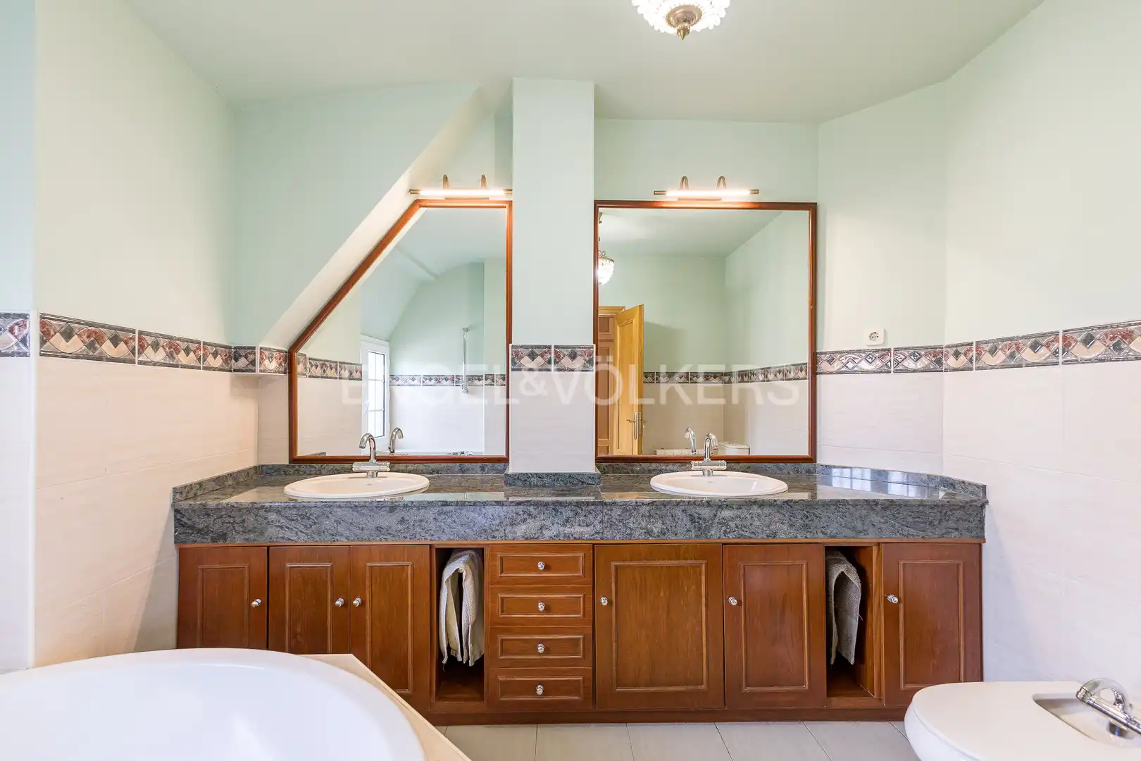 Baño de Casa o chalet en venta en Móstoles con Calefacción, Jardín privado y Terraza