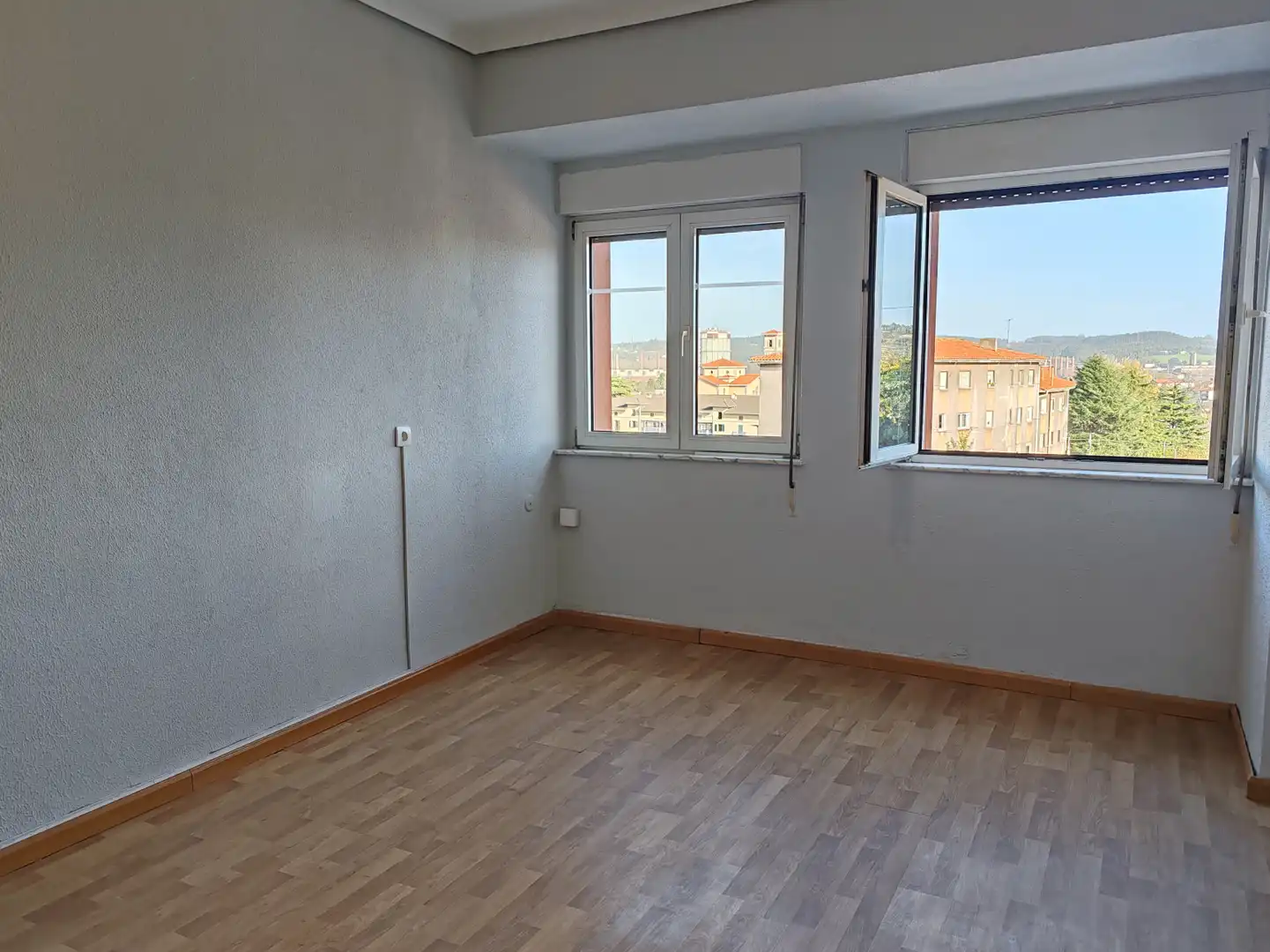 Bedroom of Flat for rent in Avilés  with Terrace and Furnished