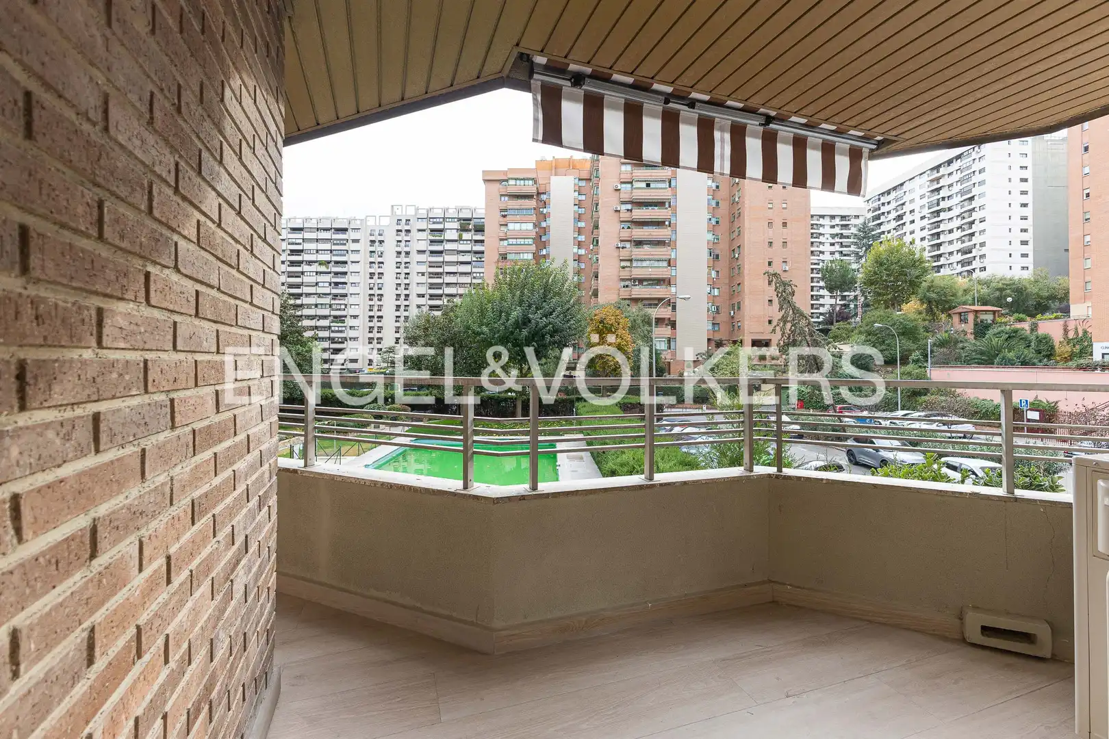 Terrassa de Pis de lloguer en Madrid amb Aire condicionat, Calefacció i Jardí privat