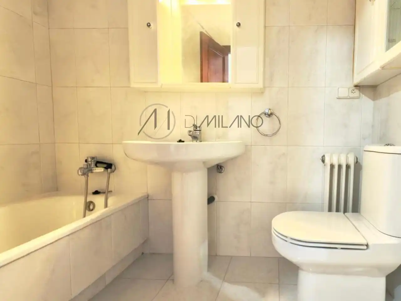 Bathroom of Flat for rent in Vigo   with Heating, Terrace and Storage room