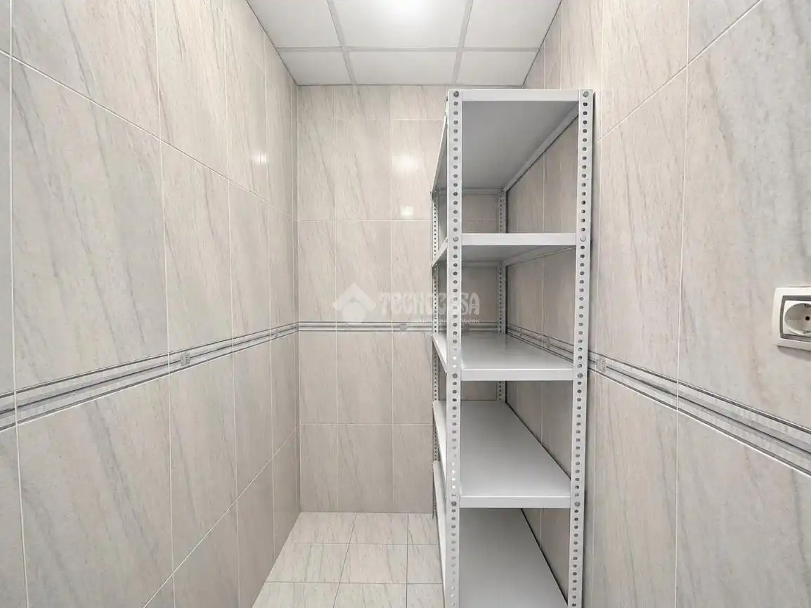 Local comercial en venta en Zona de la Vega, imagen 31
