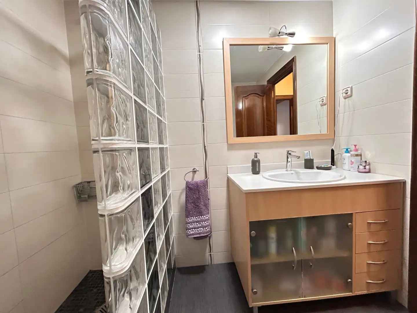 Bathroom of Houses for sale in Sant Boi de Llobregat  with Air Conditioner, Heating and Terrace
