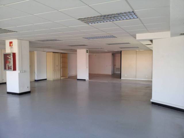 Oficina en Alquiler en Maria Tubau en Las Tablas