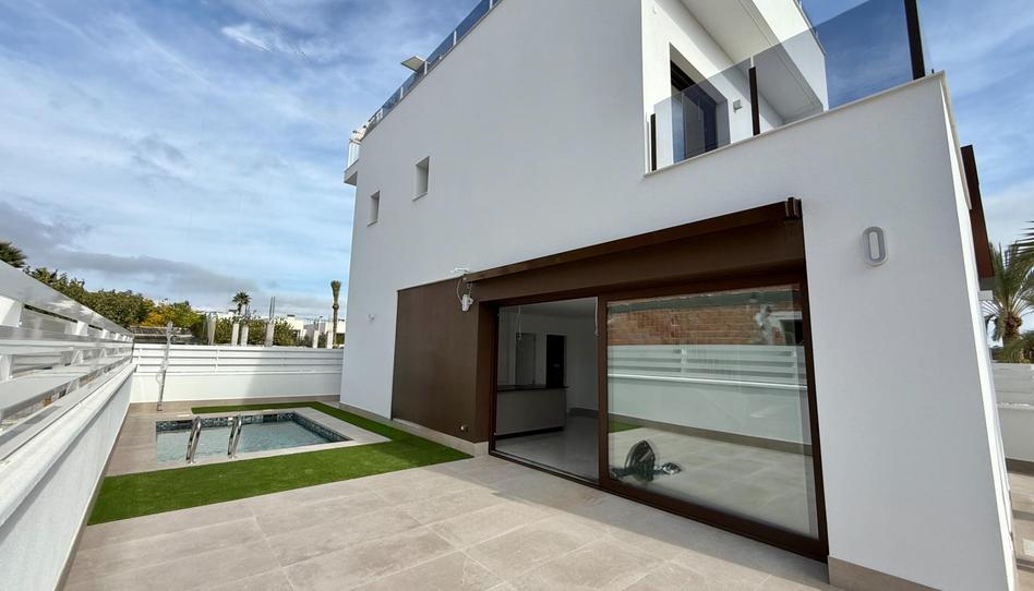 Foto 1 de Casa o xalet en venda a Calle Calle Irlanda, 17, 17, La Marina, Alicante