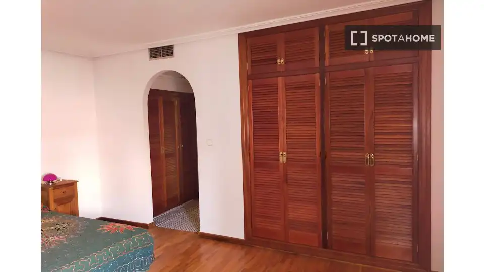 Bedroom of Flat for share in Murcia  with Air Conditioner, Heating and Furnished