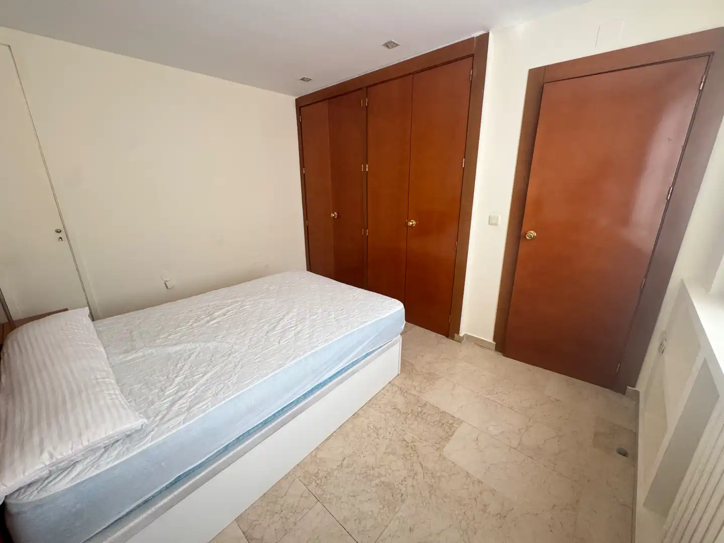 Bedroom of Flat for rent in Jaén  with Air Conditioner, Heating and Terrace