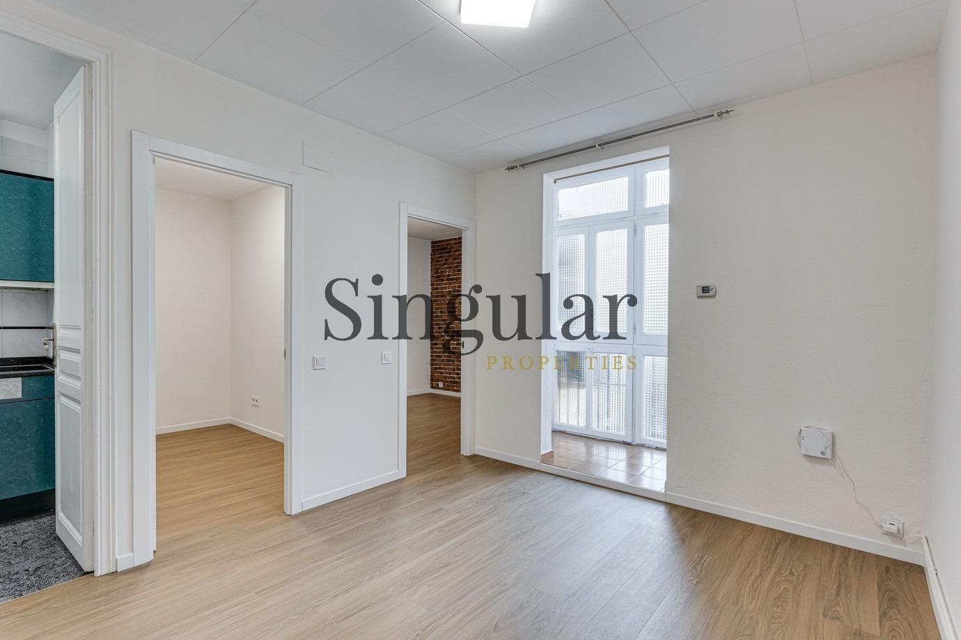 Bedroom of Flat for sale in  Barcelona Capital  with Air Conditioner, Heating and Parquet flooring