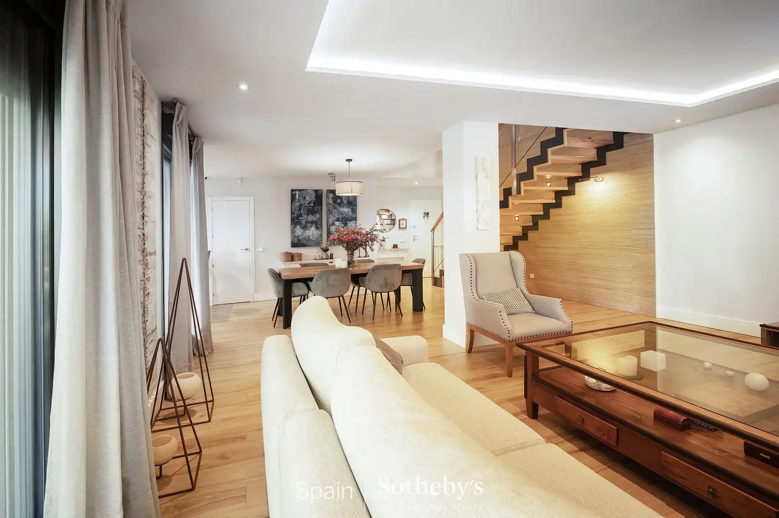 Sala de estar de Apartamento en venta en Las Rozas de Madrid con Aire acondicionado, Calefacción y Jardín privado
