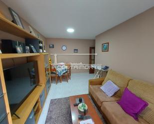 Sala d'estar de Apartament en venda en Cee amb Terrassa, Traster i Moblat