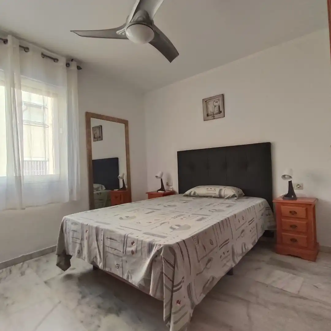 Bedroom of Flat for rent in Málaga  with Air Conditioner, Furnished and Oven