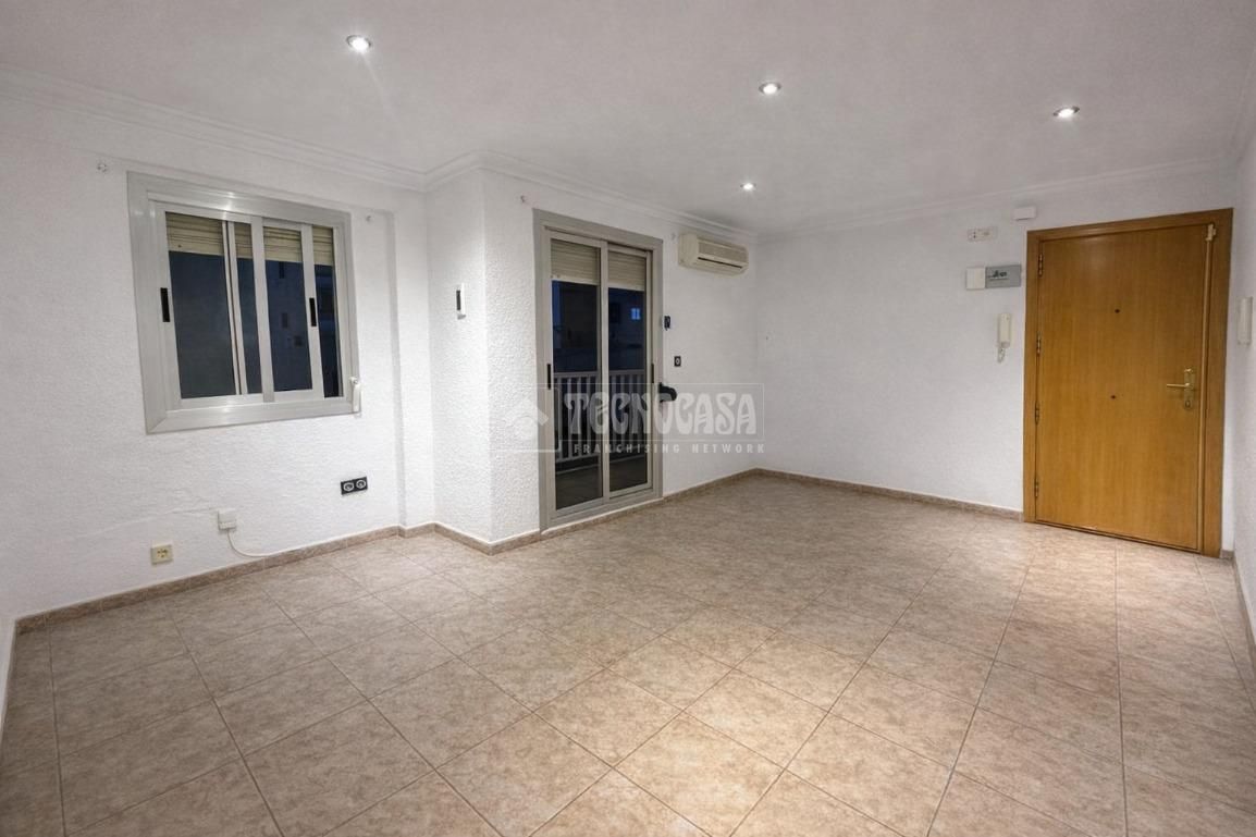 Piso en venta en Manises con Balcón