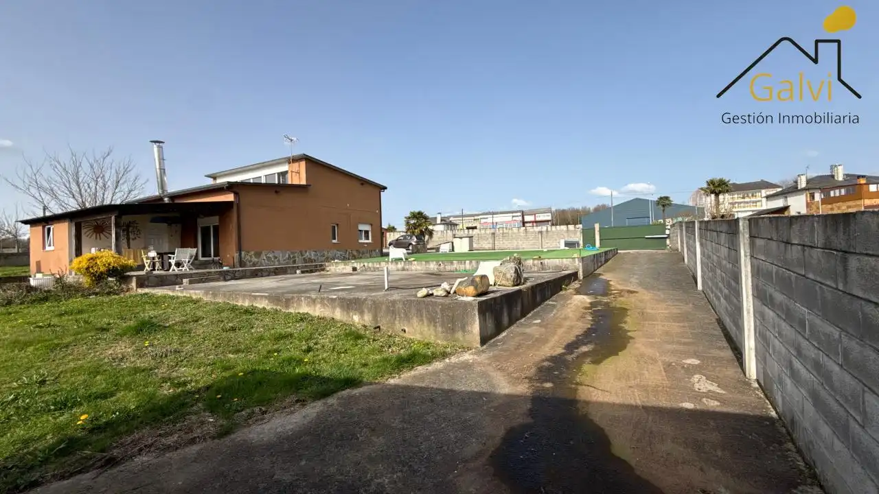Casa o chalet en venta en Lugo con Calefacción, Jardín privado y Terraza