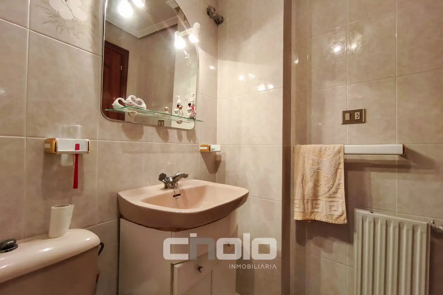 Baño de Piso en venta en Lugo con Calefacción, Trastero y Amueblado