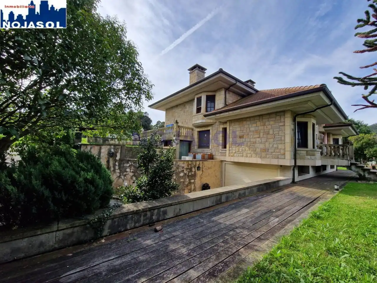 Vista exterior de Casa o chalet en venta en Noja con Aire acondicionado, Calefacción y Jardín privado