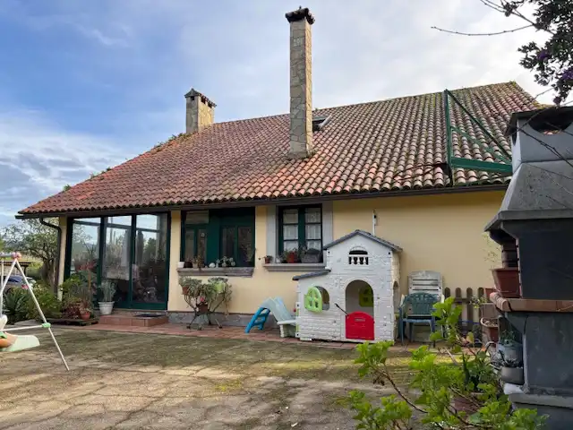 Vista exterior de Casa o chalet en venta en Narón con Calefacción, Jardín privado y Parquet