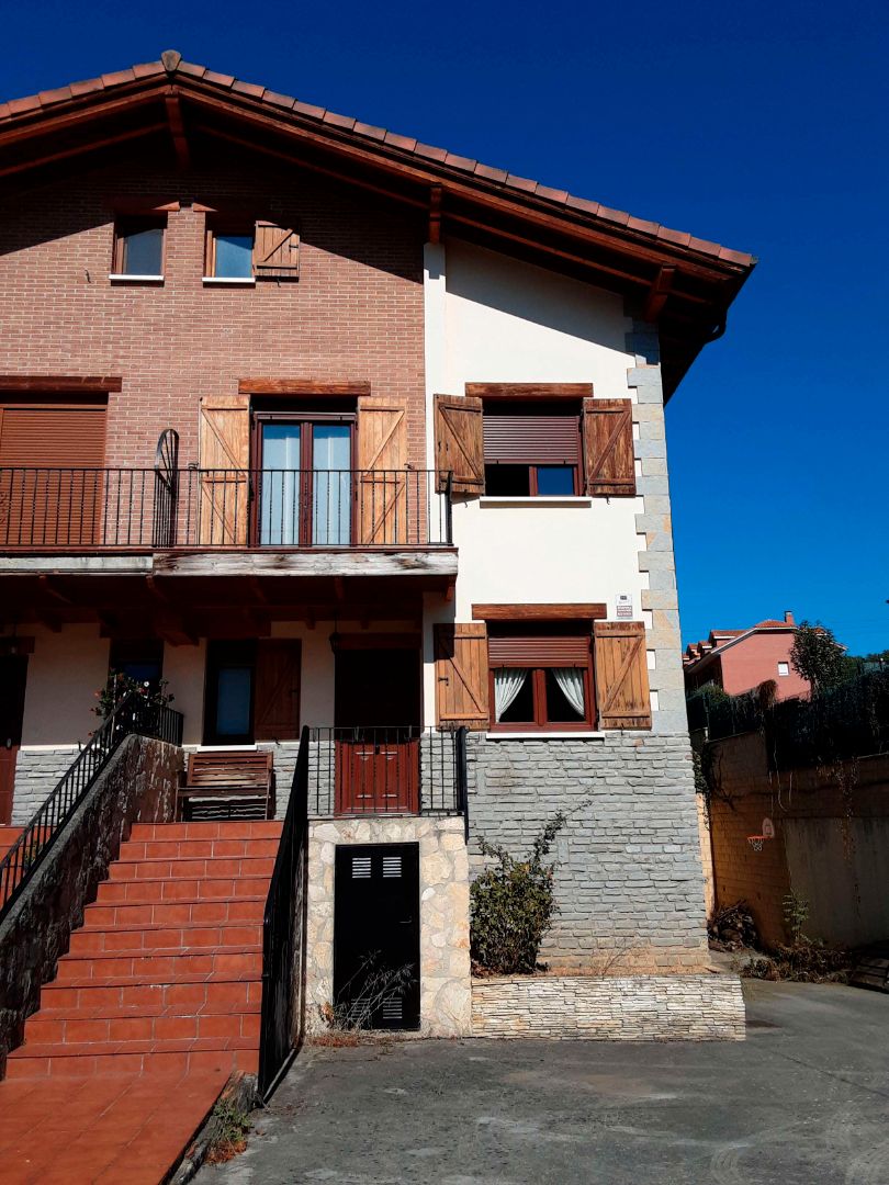 Exterior view of Single-family semi-detached for sale in Artziniega  with Heating and Private garden
