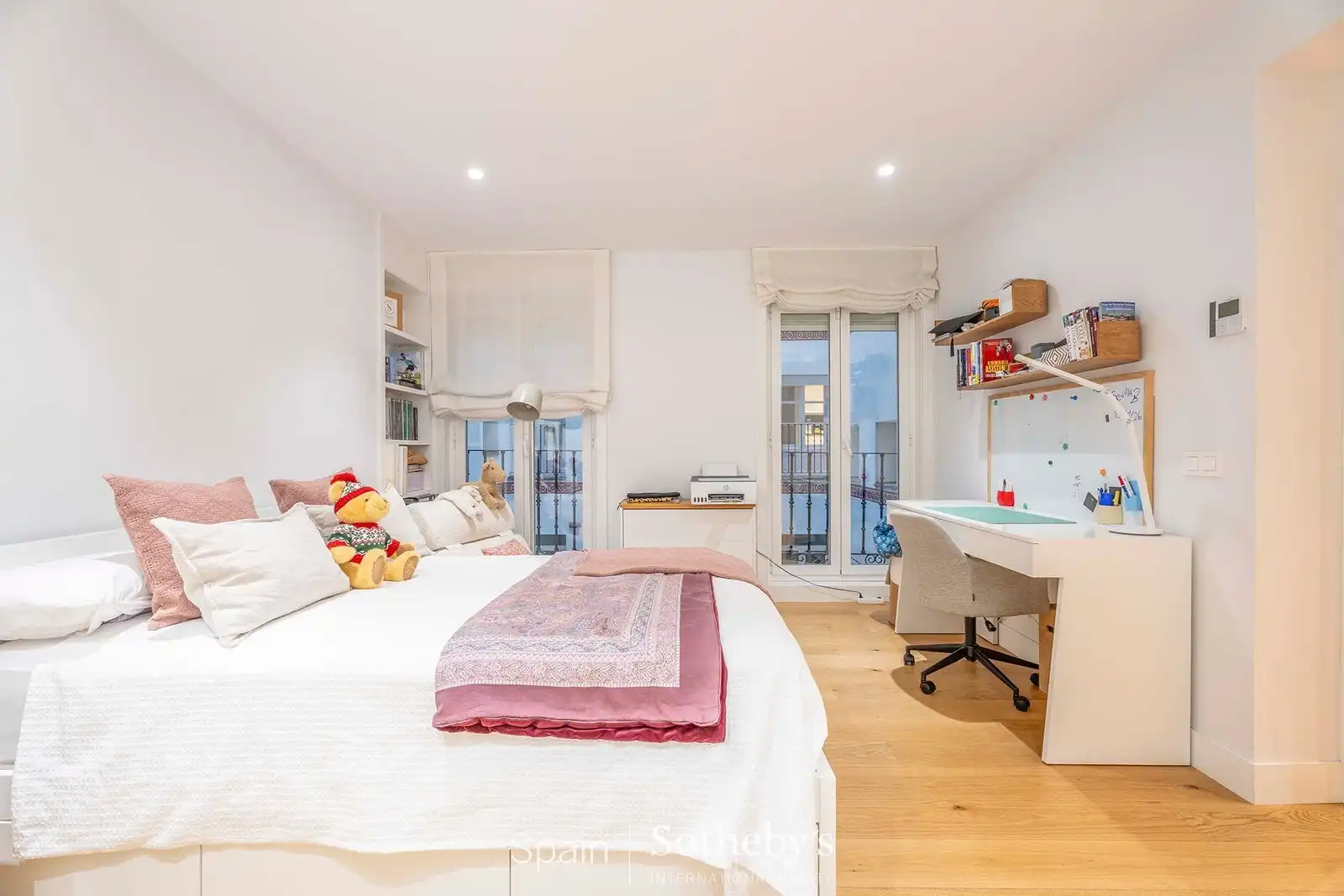 Dormitori de Apartament en venda en Madrid amb Aire condicionat i Calefacció