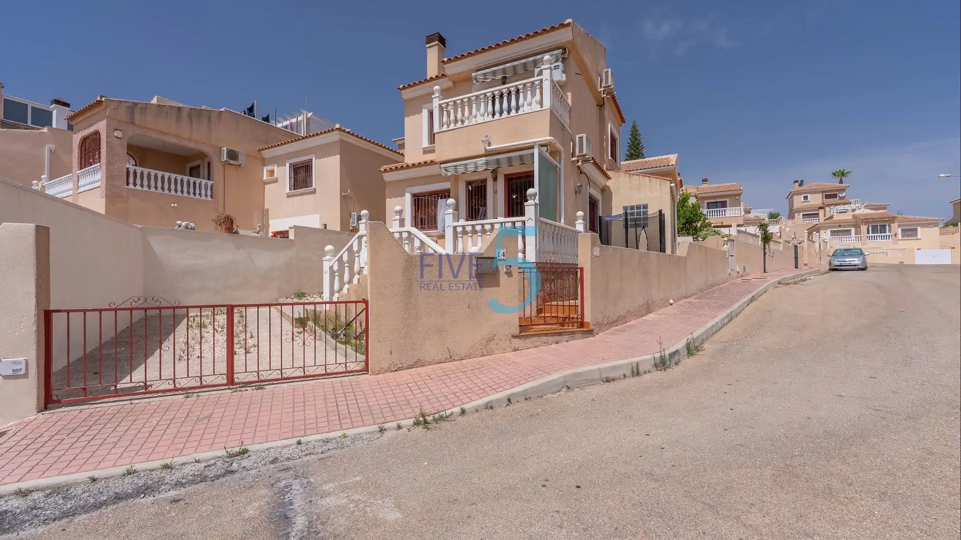 Casa amb terrassa en venda a San Miguel de Salinas