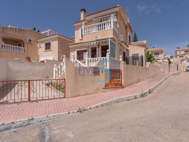 Casa con balcone in vendita a San Miguel de Salinas