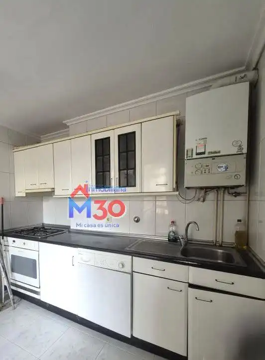 Kitchen of Flat for sale in Miranda de Ebro  with Heating, Parquet flooring and Terrace