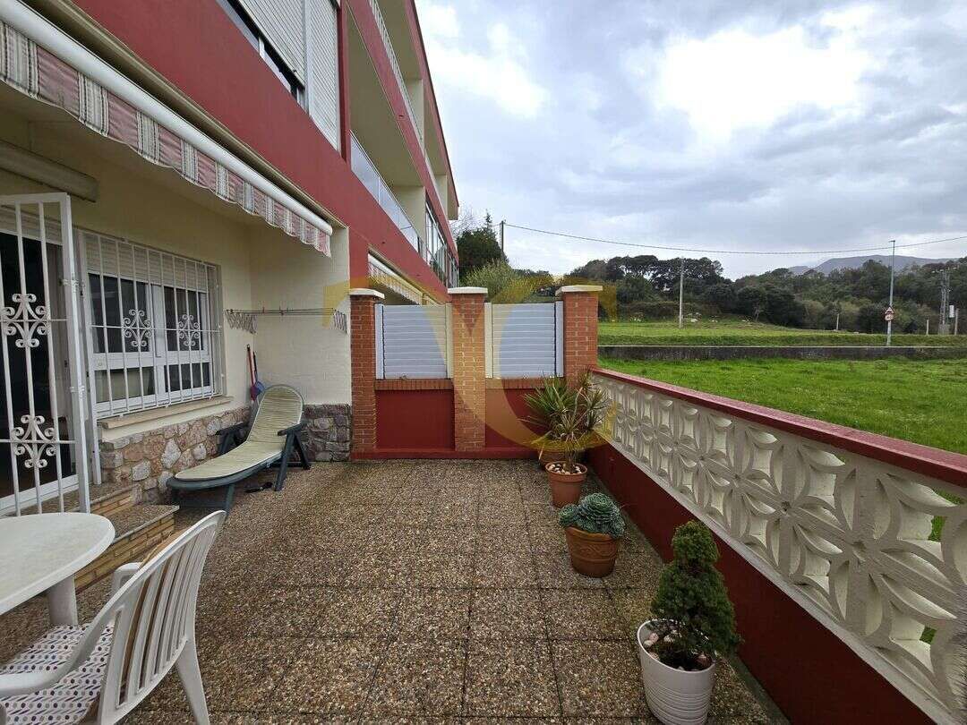 Jardín de Piso en venta en Llanes con Calefacción, Terraza y Amueblado