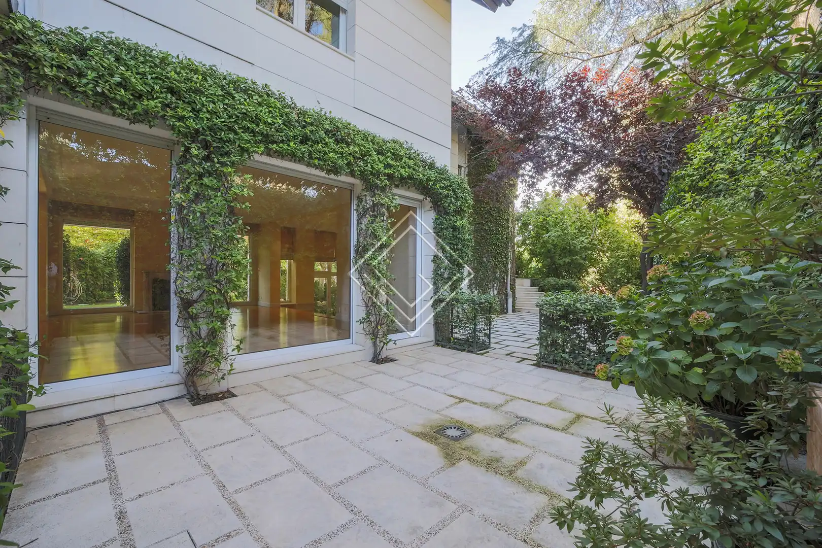 Jardín de Casa o chalet en venta en Madrid con Aire acondicionado, Calefacción y Jardín privado
