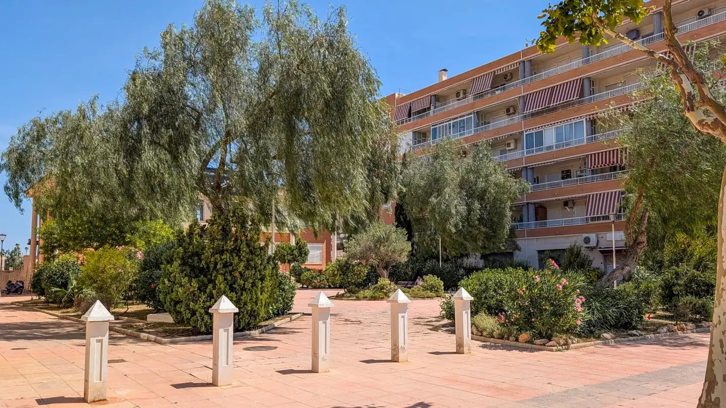 Außenansicht von Wohnung zum Verkauf in Santa Pola mit Klimaanlage, Terrasse und Möbliert