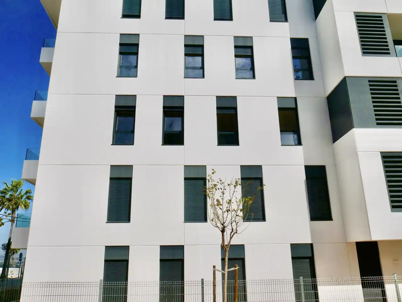 Flat for rent in Ángel Ojeda Avilés, Entrenúcleos