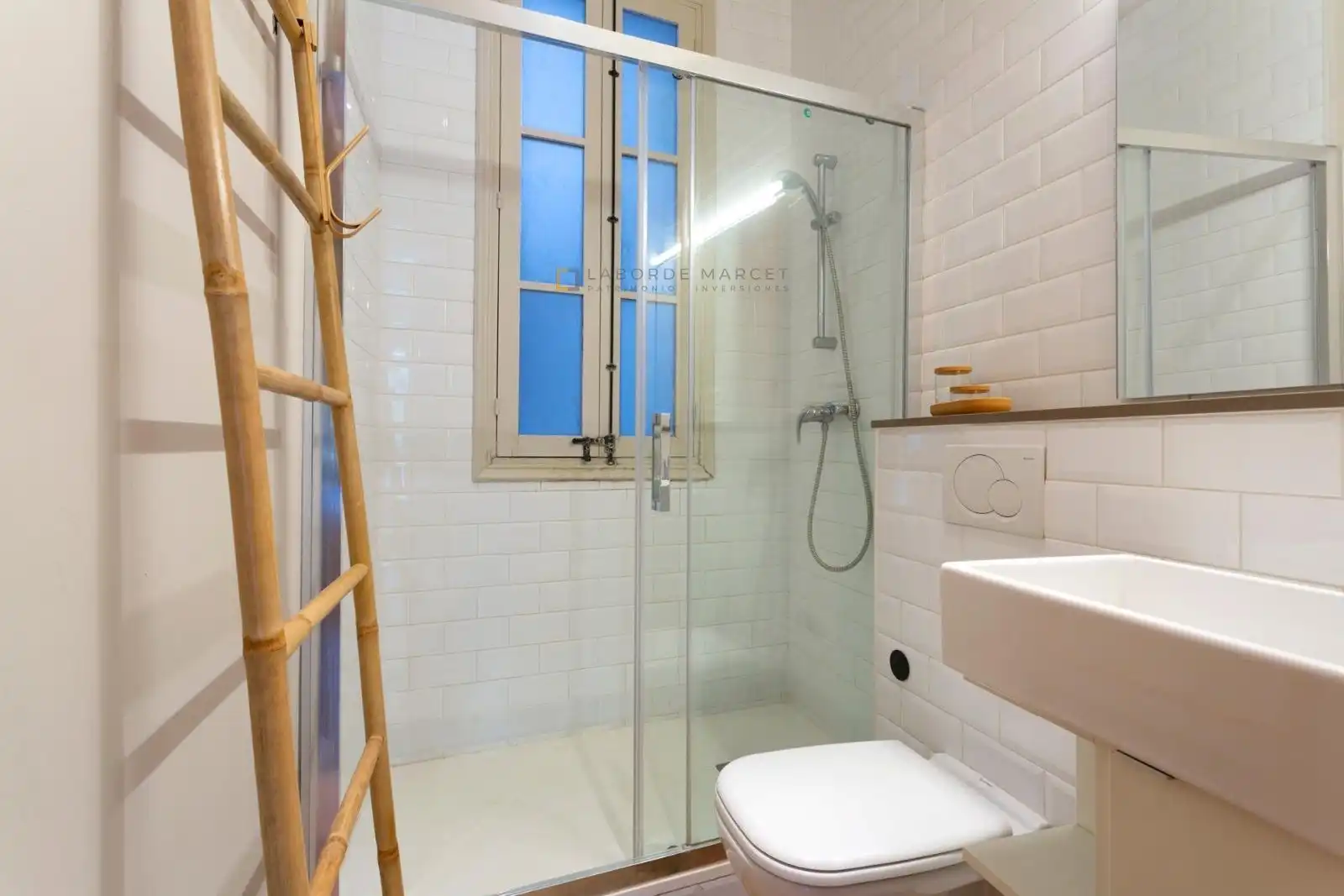 Badezimmer von Gebäude zum Verkauf in Barcelona