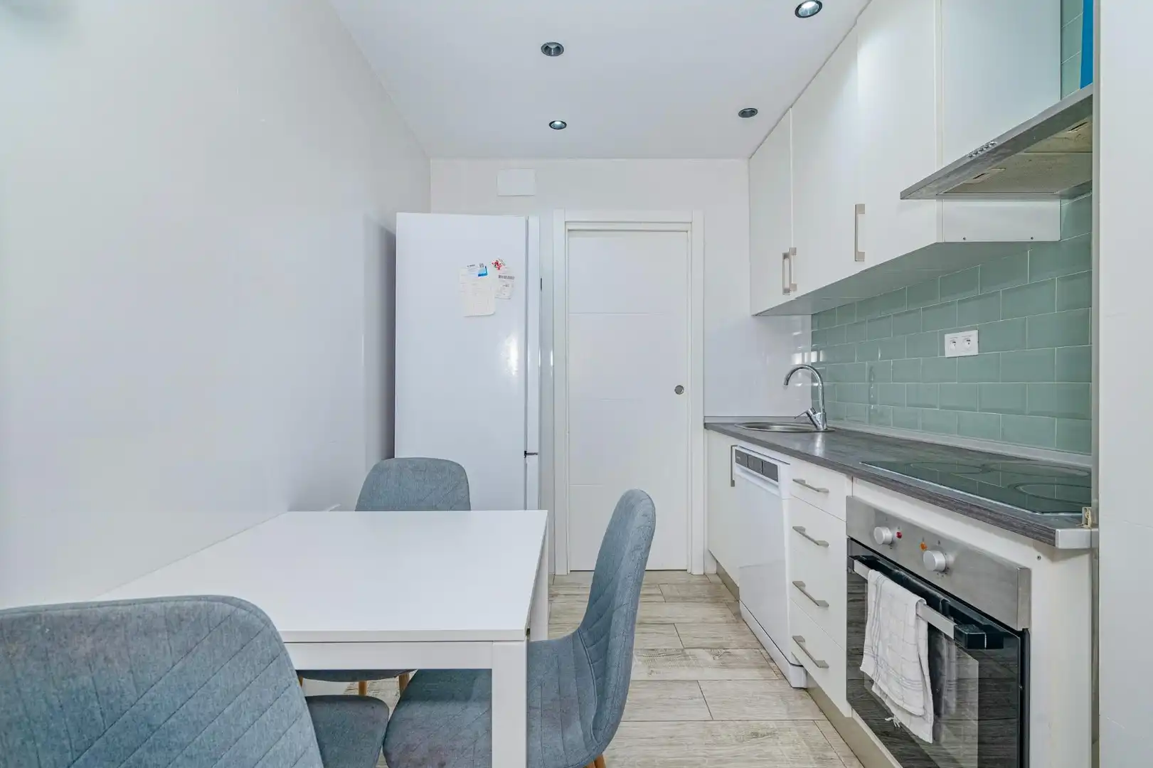 Kitchen of Flat for sale in Granada  with Air Conditioner, Private garden and Terrace