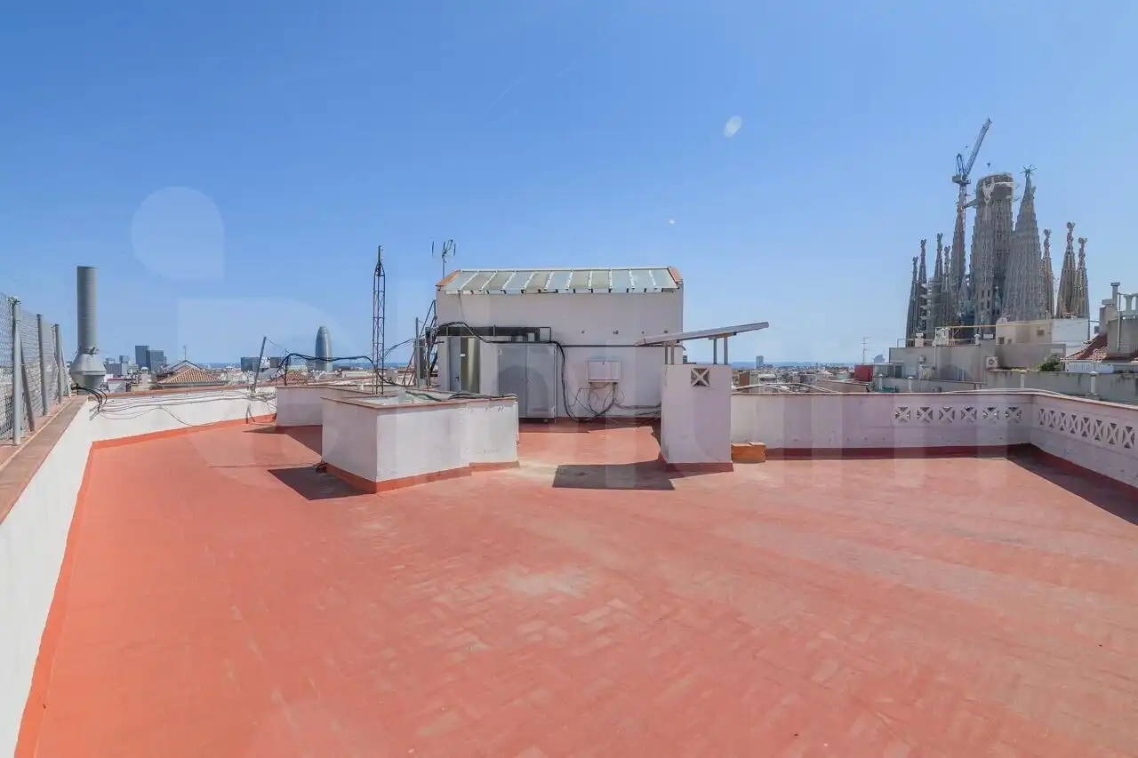 Terrasse von Wohnung zum Verkauf in Barcelona mit Klimaanlage, Parkett und Möbliert