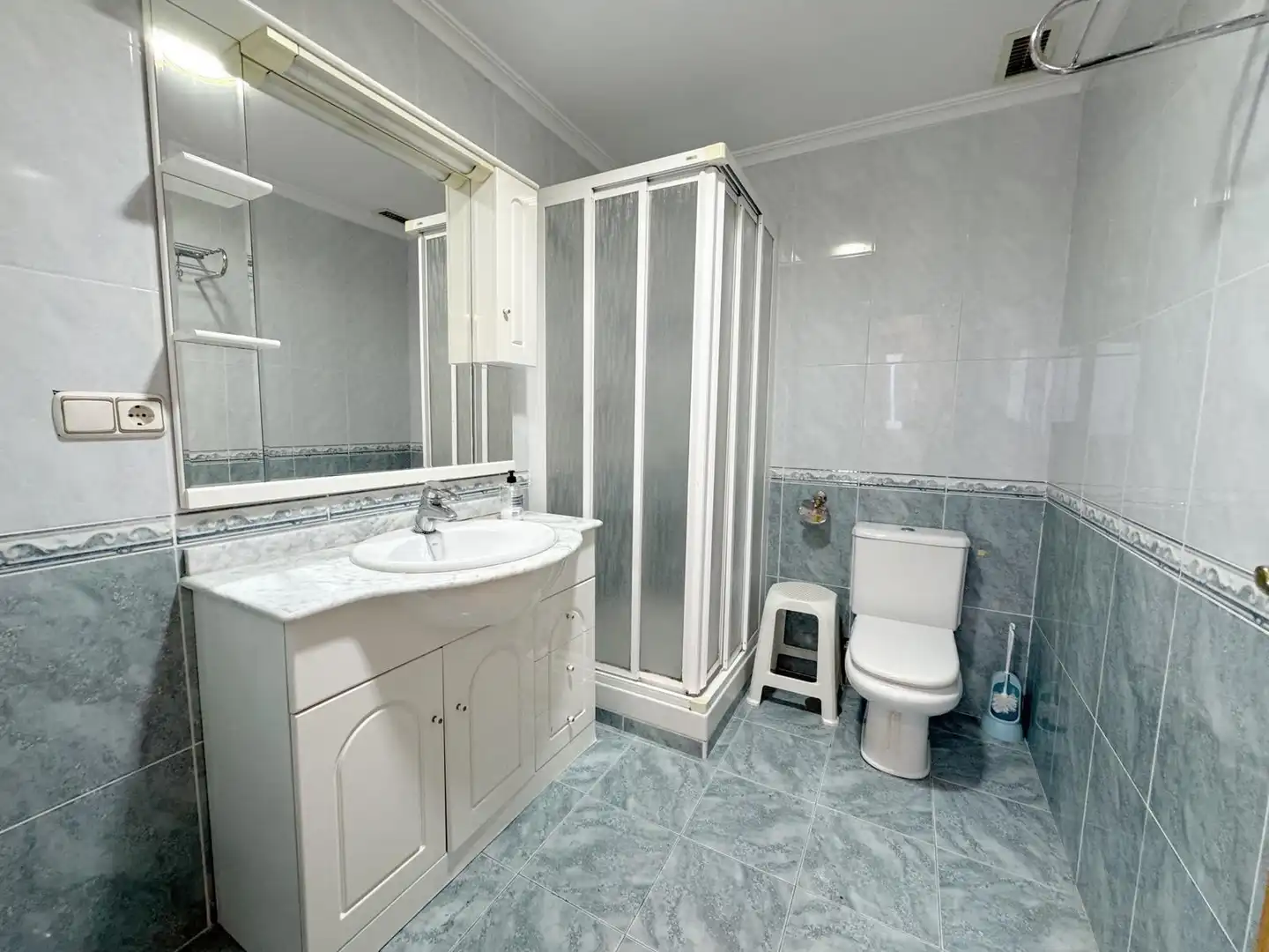 Baño de Ático en venta en Alicante / Alacant con Aire acondicionado