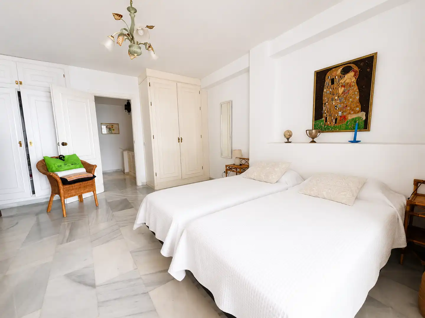 Dormitori de Apartament de lloguer en Mijas amb Jardí privat, Terrassa i Traster